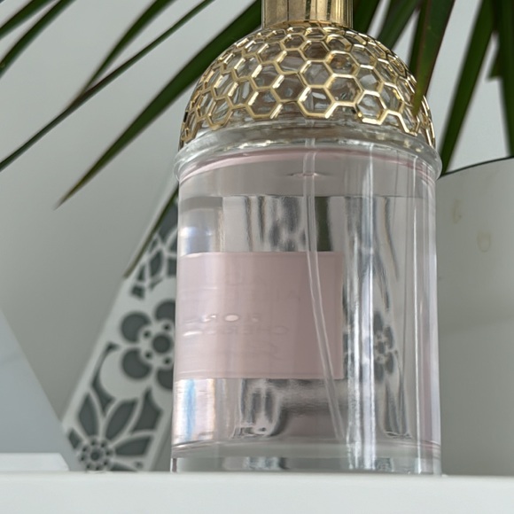 Guerlain Flora Cherrysia - Picture 3 of 6